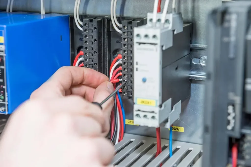 Troubleshooting Common Issues by My Local Electrician- How to Change a Fuse in a Fuse Box