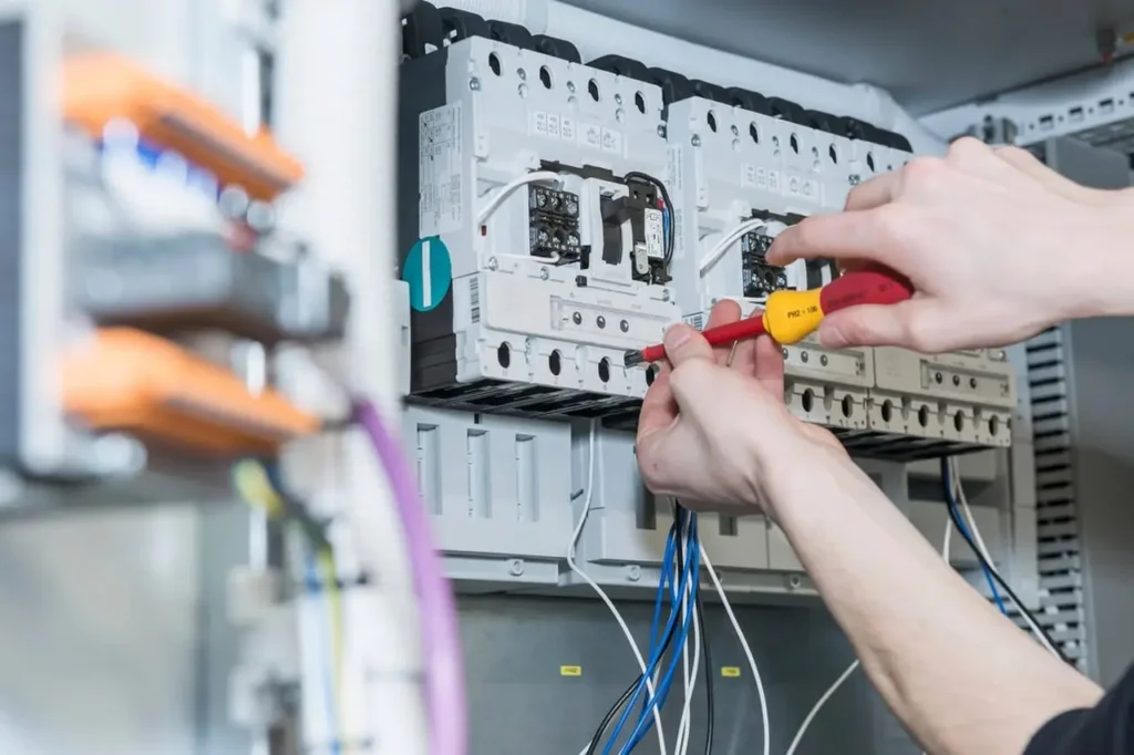 how to change a fuse in a fuse box