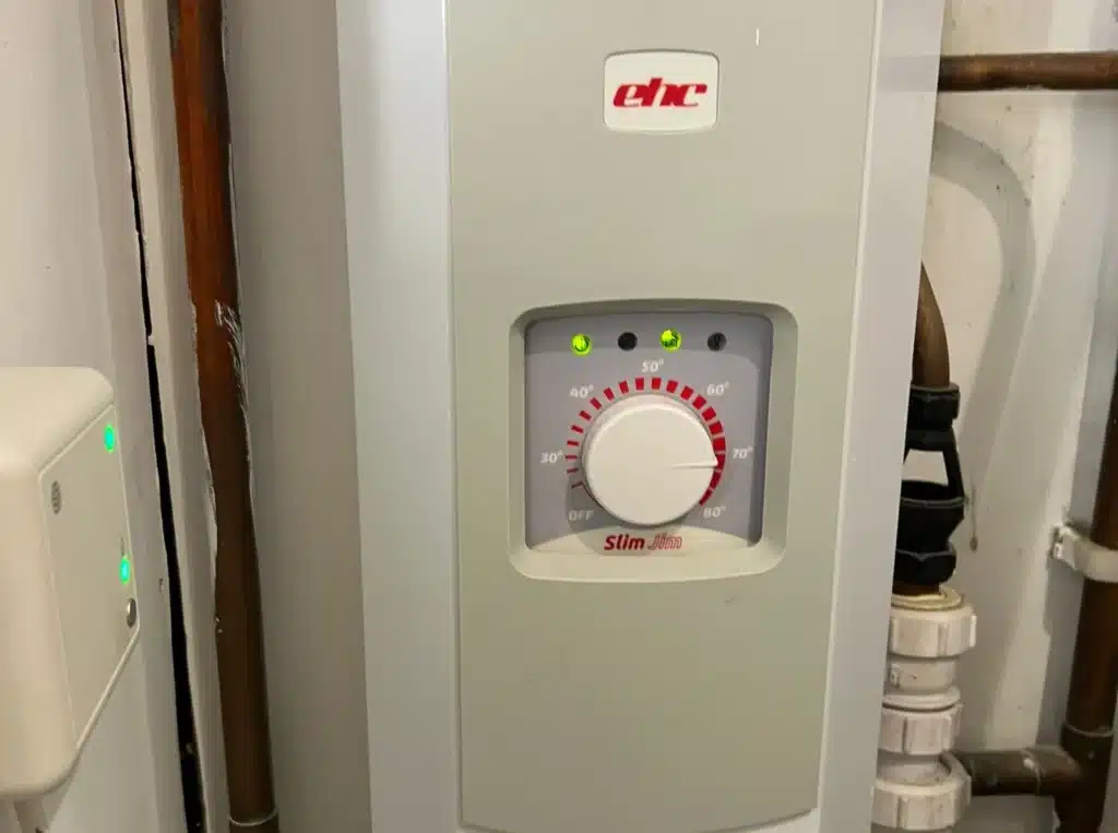 what temperature should a water heater be